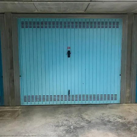 Italian - Maison Turquoise Du Предоре